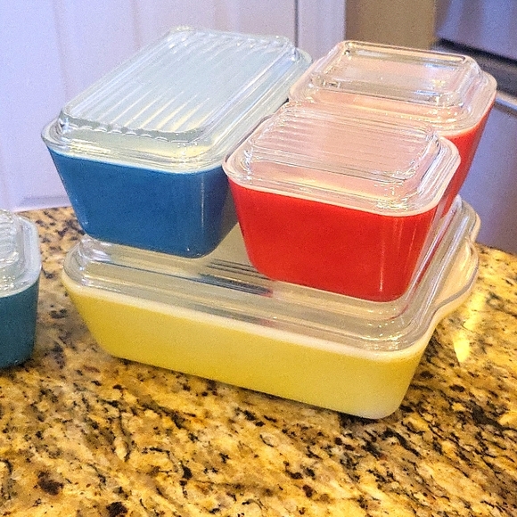 Pyrex Primary Refrigerator Set Yellow Blue Red Full Set 1950 - Picture 3 of 14